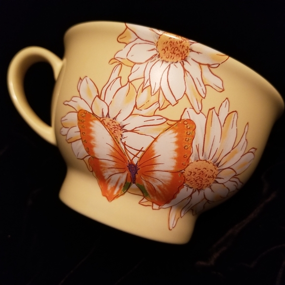 Disney Beauty & the Beast Belle Teacup coffee mug - Picture 2 of 6